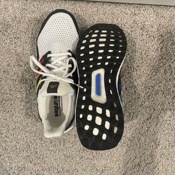 SOLD❗️Adidas’ love unites ultra boosts (2020) 🏳️‍🌈 - Picture 7 of 8